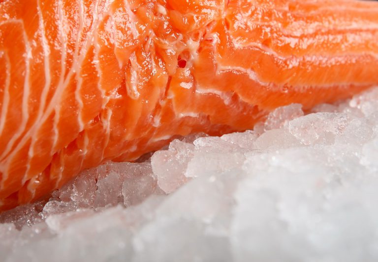 Hoe moet je gerookte zalm invriezen? Gerookte zalm of zalmfilet bewaren